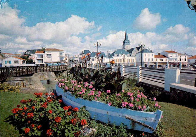 St Gilles Pont en place.jpg