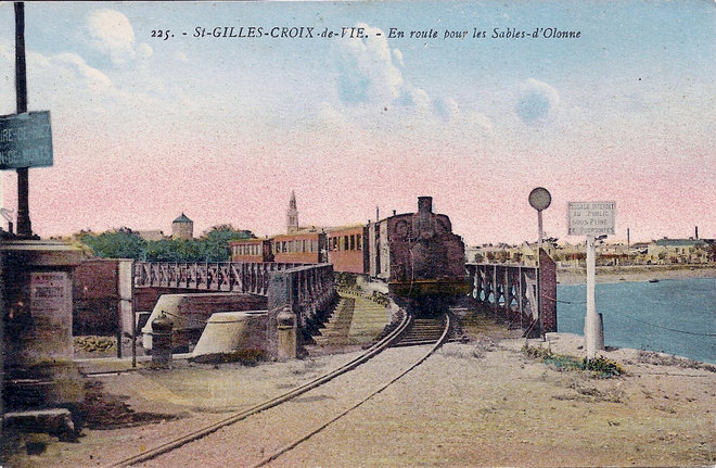 St Gilles Tramway en sortie de pont.jpg