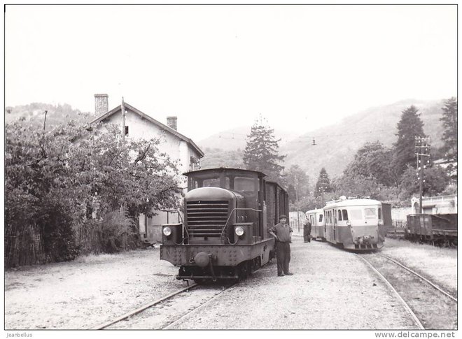 07 - CFD VIVARAIS Ligne La Voulte-Le Cheylard - Les Ollières - Autorail Billard A150D1+remorque et Locotracteur - 22.06.1953.jpg
