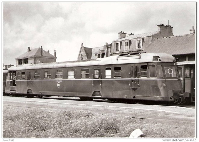 22 - PAIMPOL autorail renault abh (penthievre).jpg