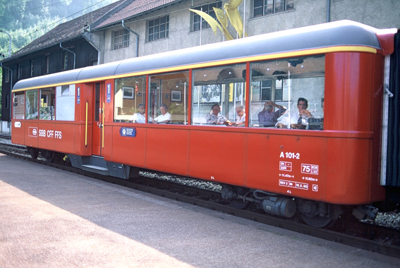 F1000173.jpg