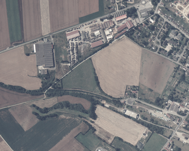 Crévecoeur vue aérienne 2002 b.png