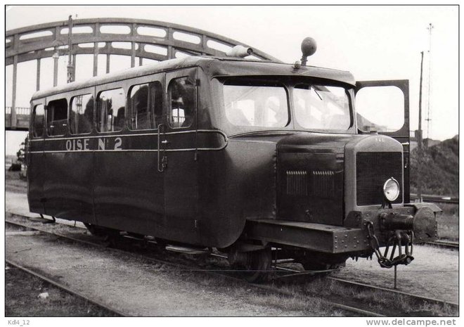 60 - Autorail Billard A 50 D n° 2 en gare de NOYON  - VFIL Oise.jpg