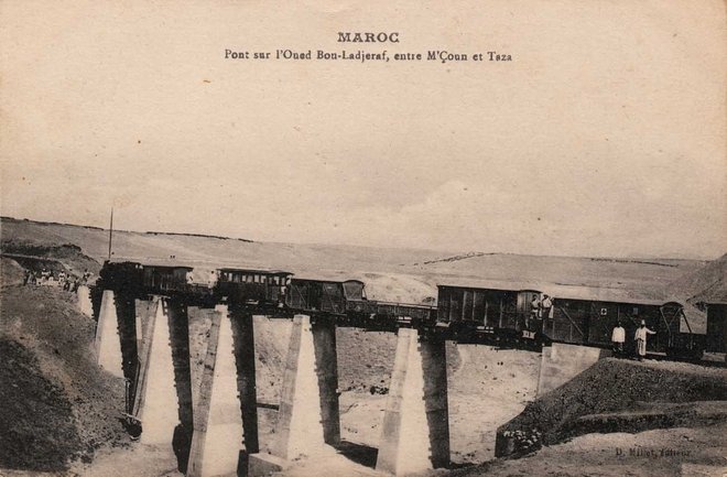 Mcoun - passage train pont oued 2.jpg