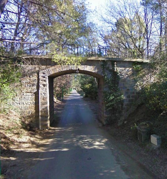 Lorgues pont route chemin du train des Pignes ouest.png