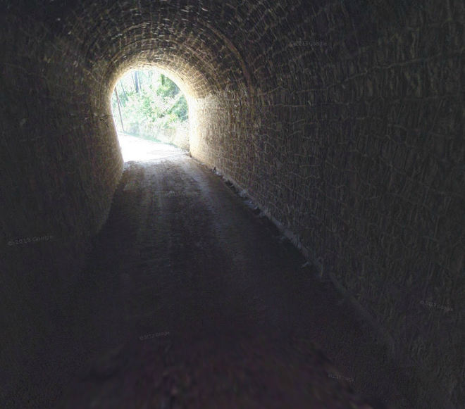 Flayosc sortie tunnel.png