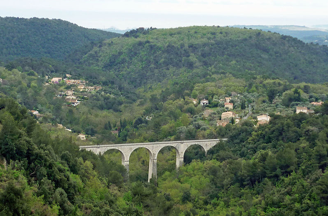 Tourrettes sur le Loup viaduc - copie.png