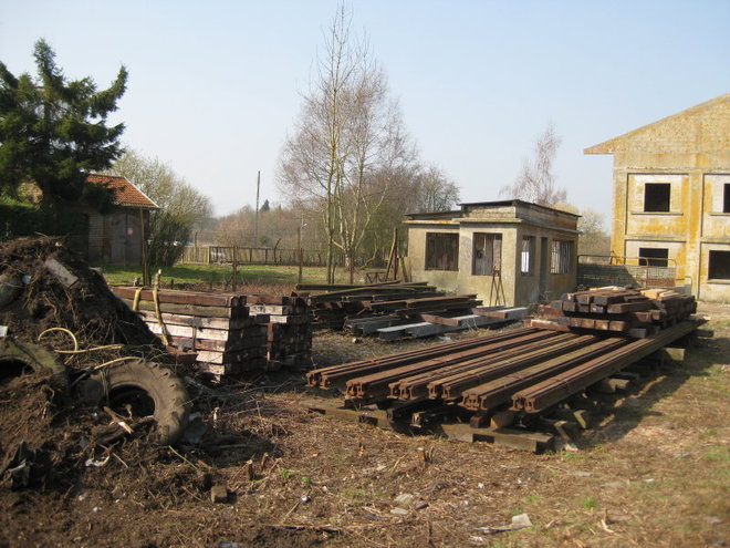2014 03 13 APPROVISIONEMENT RAILS ET TRAVERSES NIVELAGE_014_14_1.JPG