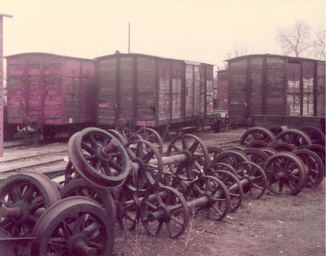 41 - I SNCF-BA0019 Scènes du dépôt du Blanc-Argent à Romorantin .jpg