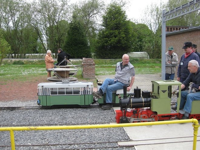 tram.jpg