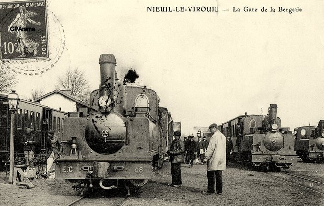 17 - NIEUIL-LE-VIROUIL - La Gare de la Bergerie (des Economiques)..jpg