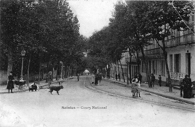 Saintes Cours National.jpg