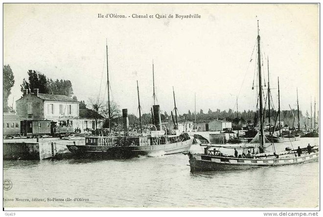 17- OLERON--BOYARDVILLE-- ---CHENAL QUAI TRAIN TRES ANIMEE--1911.jpg