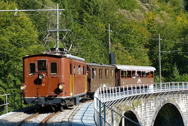 Rame BOB sur le viaduc.JPG