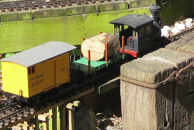 train simon 3.jpg