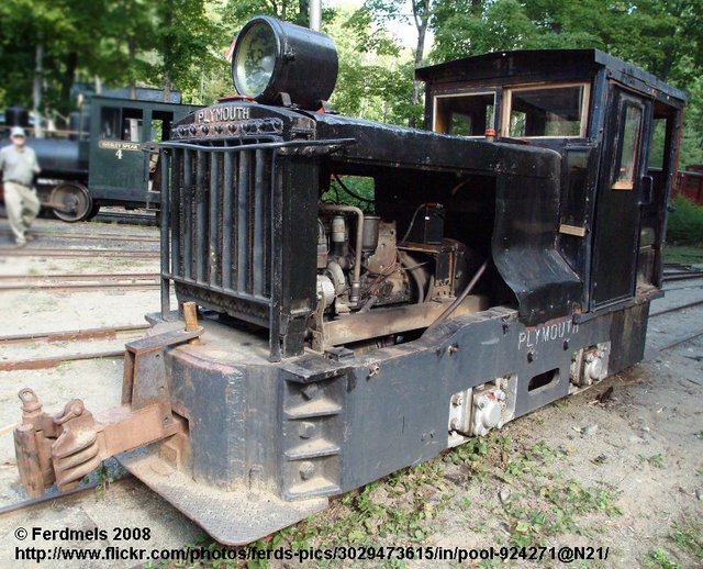 Plymouth Diesel two foot guage at the SR&RL Museum 02 reduit.jpg