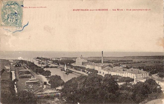 CPA Mortagne sur Gironde La Rive Vue Panoramique.jpg