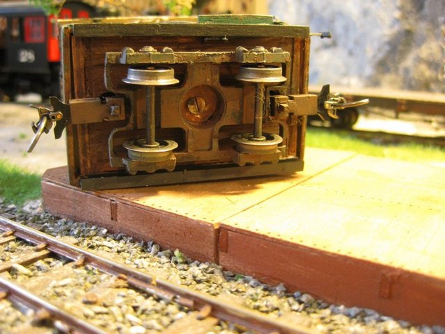 caboose dessous.jpg