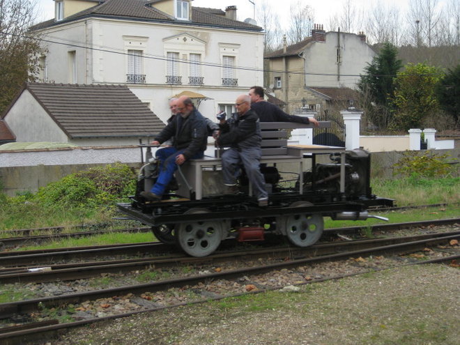 2014 11 22 TRAVAUX DIVERS ET PREMIERS TOURS DE ROUES DRAISINE_012_12_1.JPG