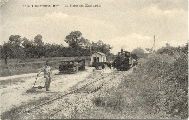 22 - R002 Les Essards gare 2.jpg
