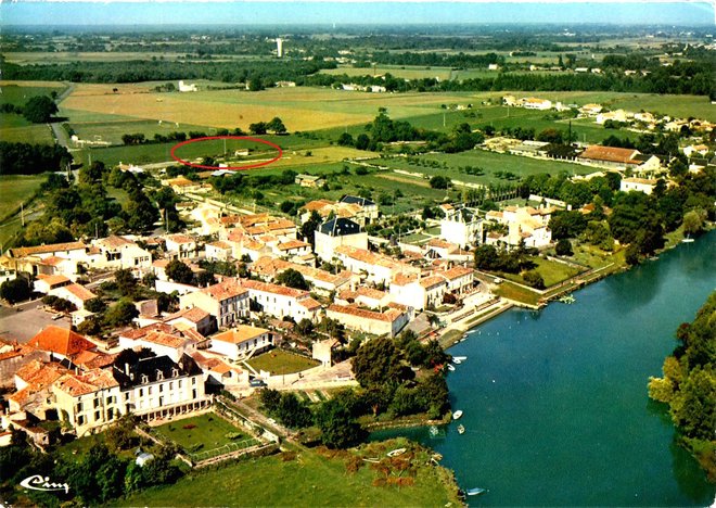 62 - O004 Port d'Envaux vu d'avion - Copie.jpg