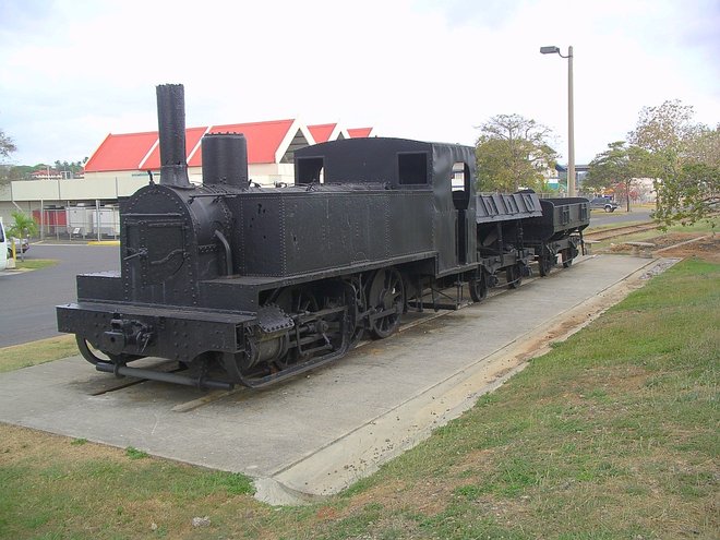 Panama_Canal_steam_locomotive_of_1885-b.jpg