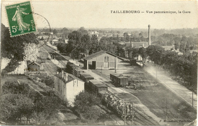 108 - Q005 Taillebourg vue haut tram arriv ds poussière.jpg