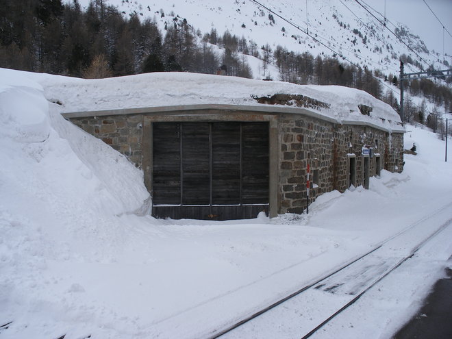 La remise de Bernina-Suot sous la neige.JPG