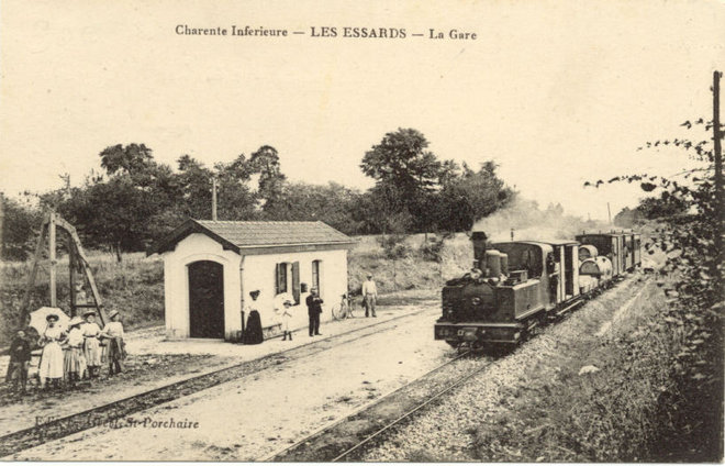 23 - R001 Les Essards gare 1.jpg