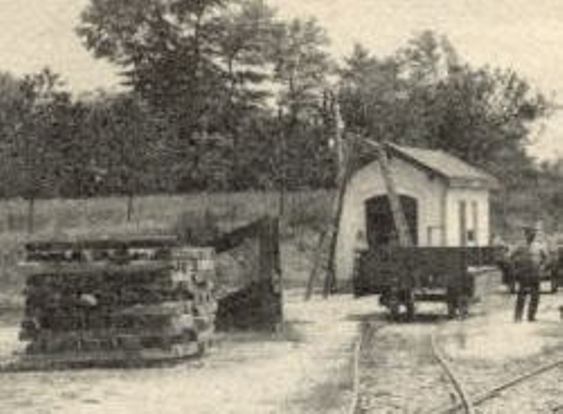 Copie de 22 - R002 Les Essards gare 2.jpg