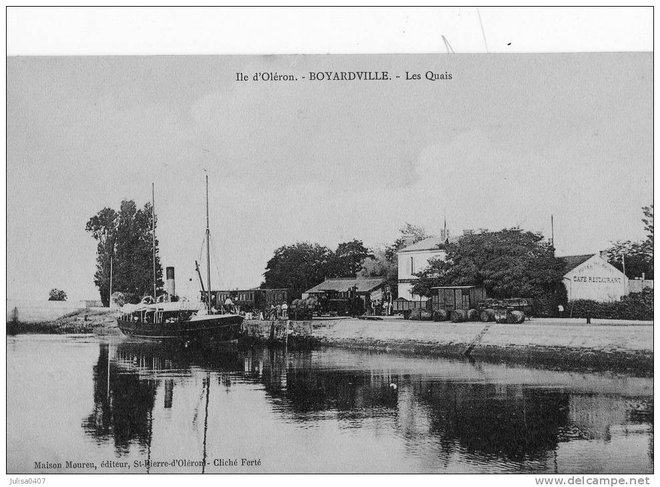 17 - ILE D'OLERON BOYARDVILLE  quais bateau à vapeur train.jpg