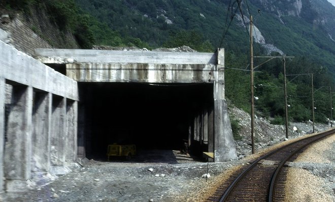 77-06-302-centovalli.jpg