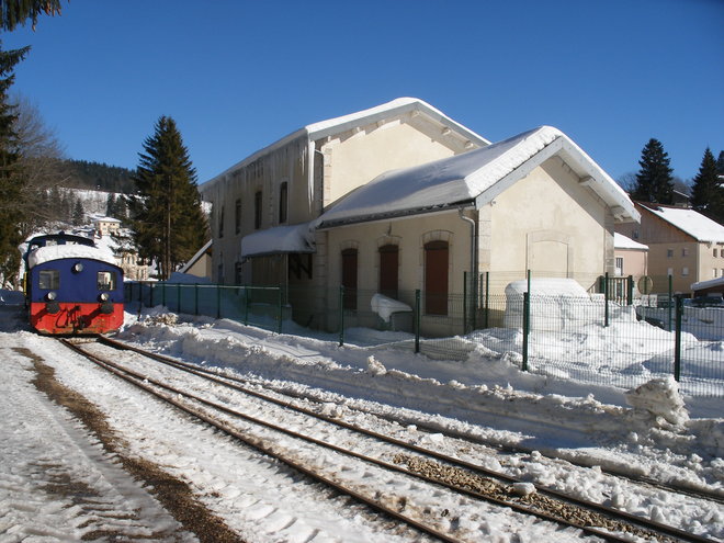 Locotracteur Kö N°4628 en gare des Hopitaux Neufs.JPG