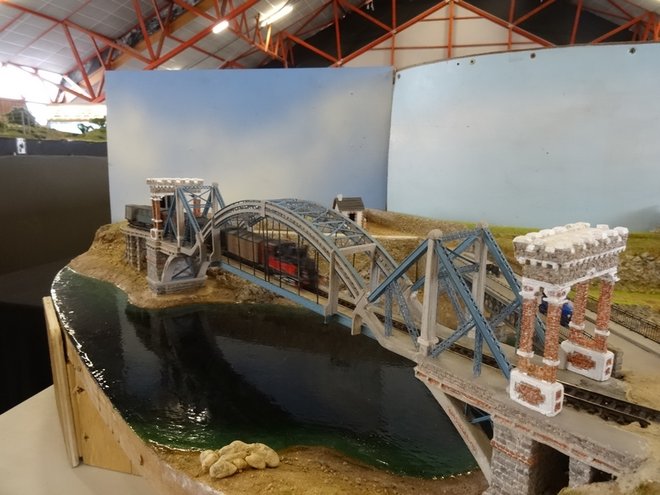 vue viaduc pont noirs de plouguiel  gacilly.jpg