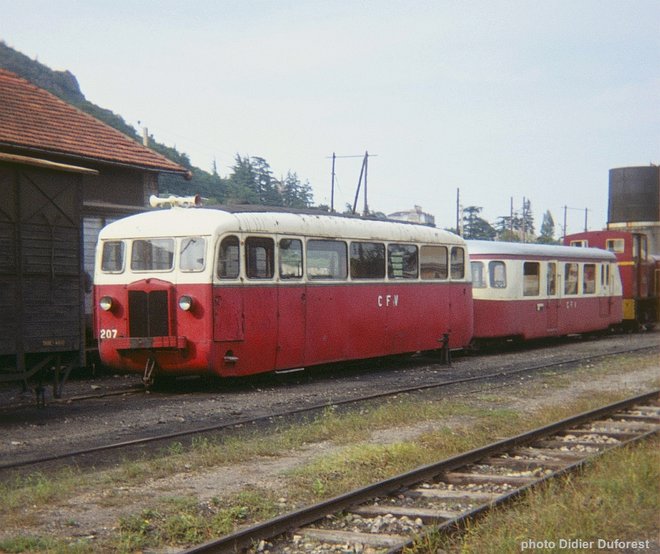 De_Dion-Bouton_ND_207_Tournon_21_sept-1975.jpg