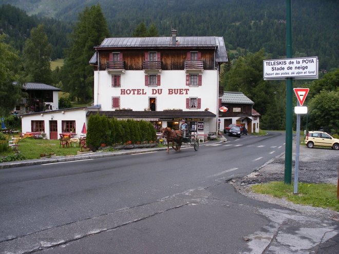 Hôtel-bar-restaurant du Buet et calèche.jpg