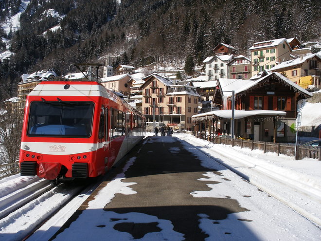 La Beh 4.8 N°72 en gare de Finhaut.JPG