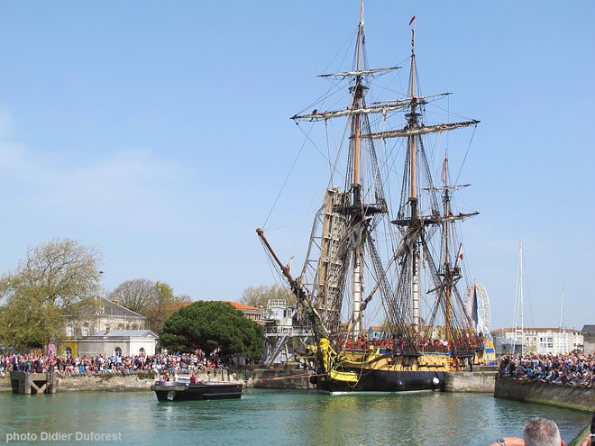 L.Hermione_La_Rochelle_15_avril_2015-c.jpg