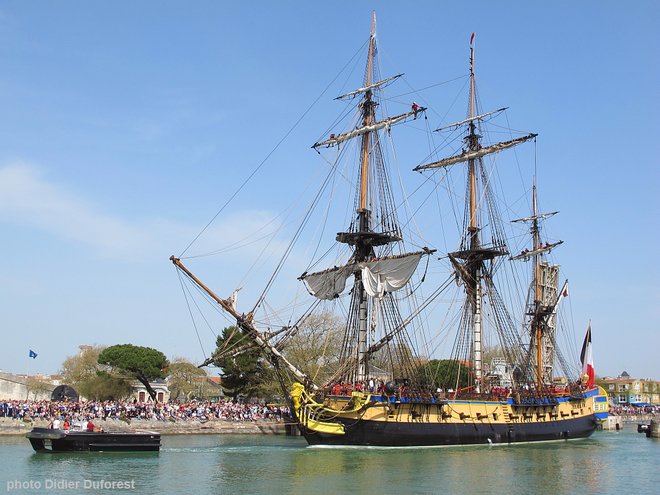 L.Hermione_La_Rochelle_15_avril_2015-d.jpg