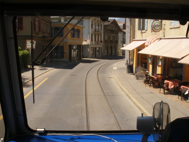 Vue frontale à bord d'une Beh 4.8 série 90.jpg