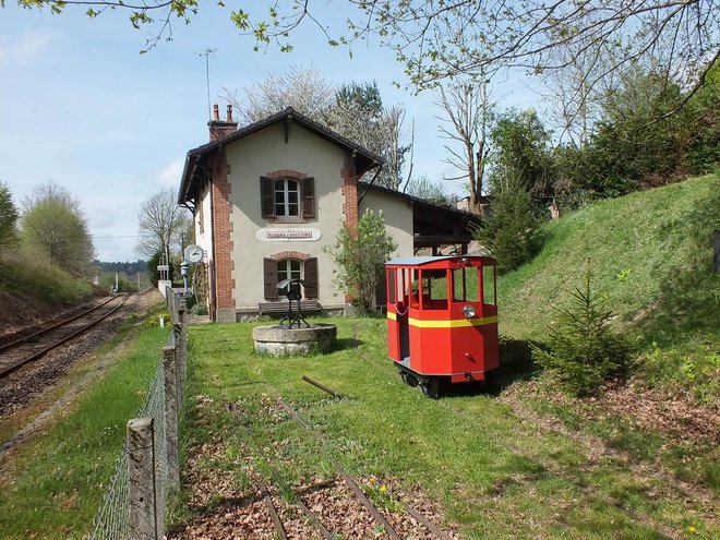 1504 les frigos a la gare 11.jpg