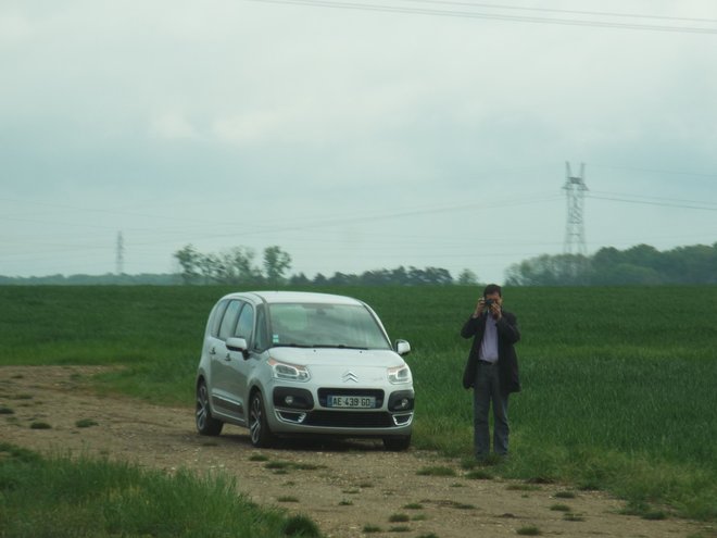 S1.jpg
