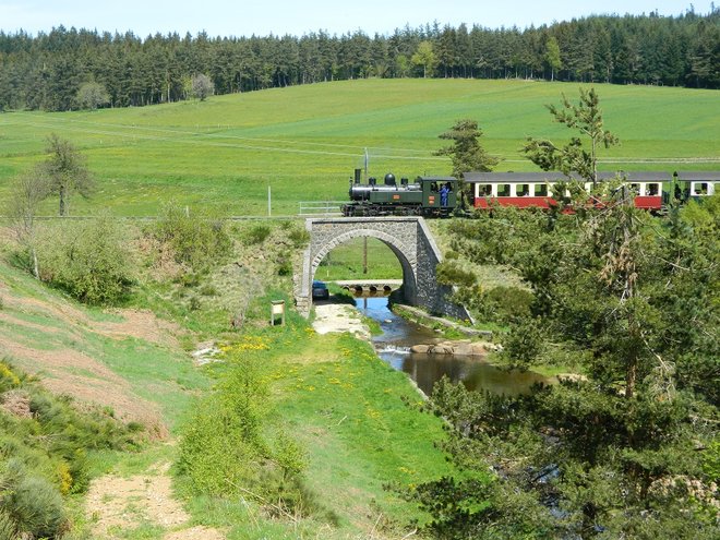 DSCN2241 (2) Pont sur l'Eyrieux au départ de St Agrève.jpg