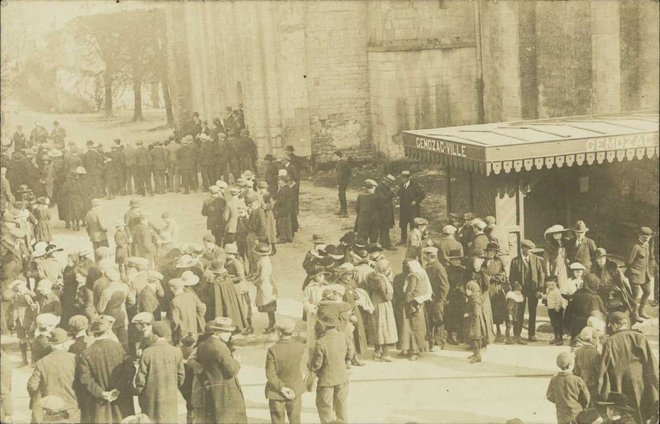 17 - Gemozac Ville.jpg