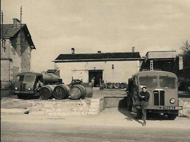 Camions de vins.jpg
