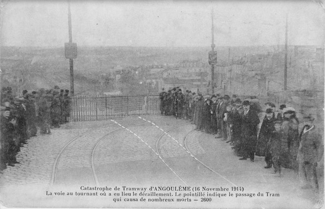 16 - Angoulême accident tram.jpg