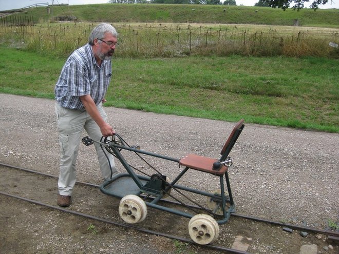 Saint Amand les Eaux, le petit train de la Scarpe  File