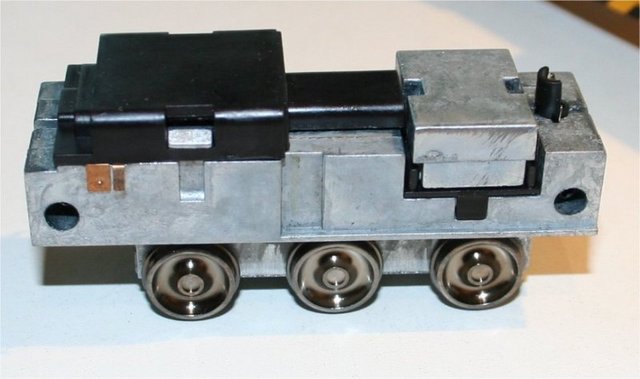 Bachmann 60039 chassis Plymouth 01.jpg