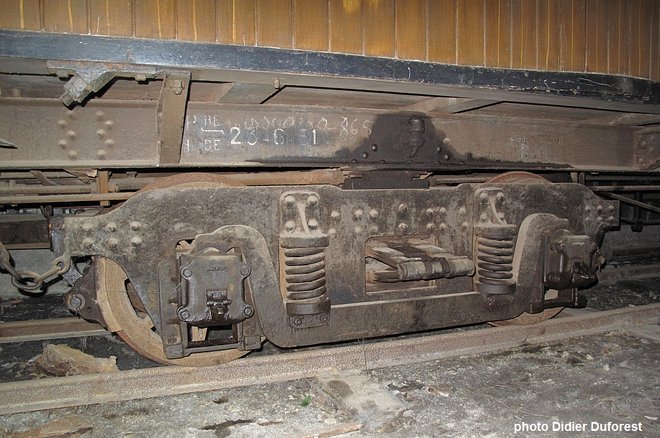 Voiture_bretonne_Tence_mai_2011-b.jpg