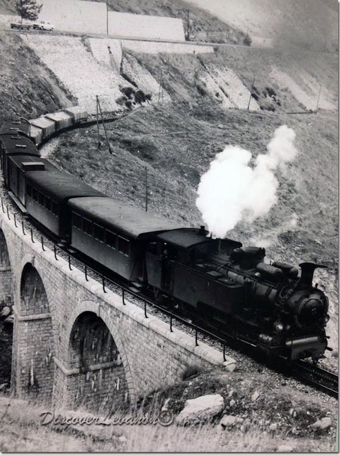 176 - locomotive Dahr el Baydar Namlieh bridge.JPG